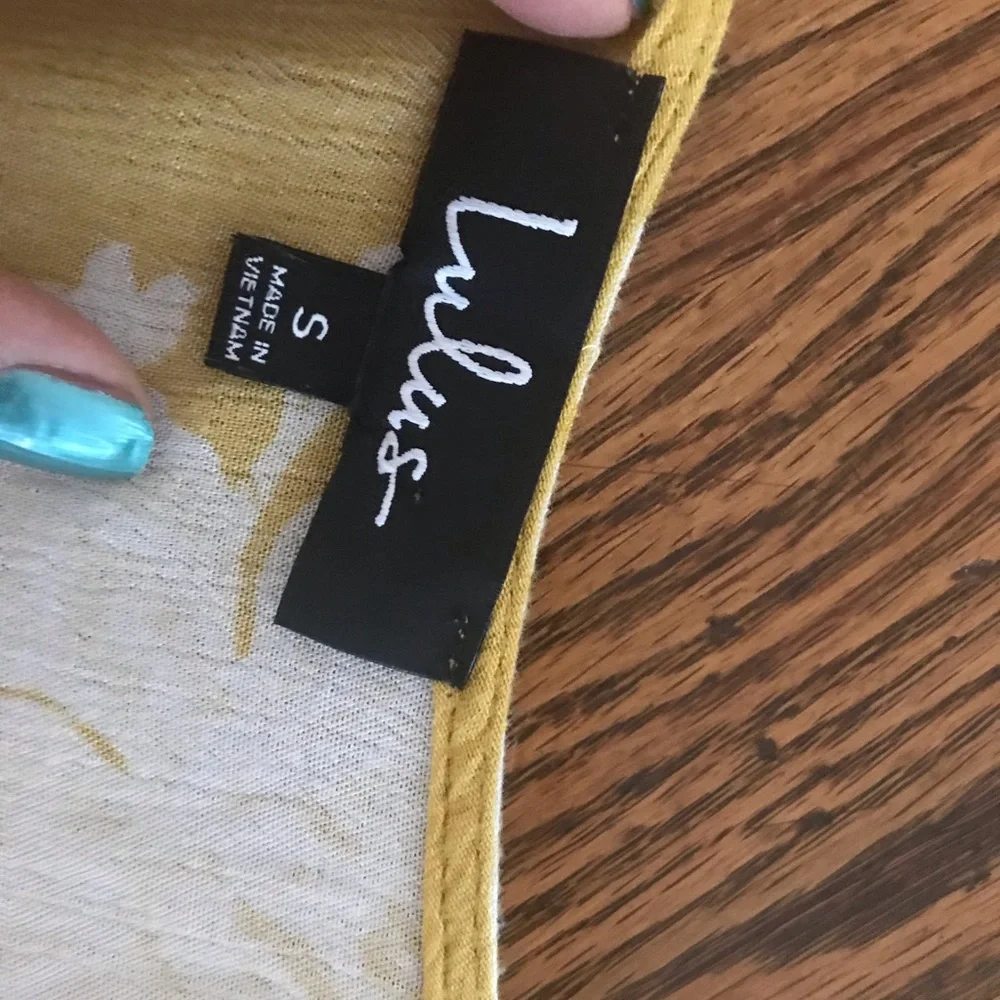 SOLD Lulu’s yellow maxi wrap dress Sz Sm - Picture 9 of 12
